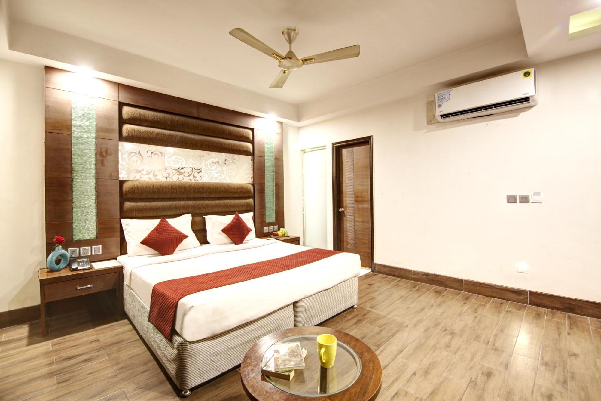 Good Times Near Ganga Ram Hospital And Karol Bagh Metro Hotel
