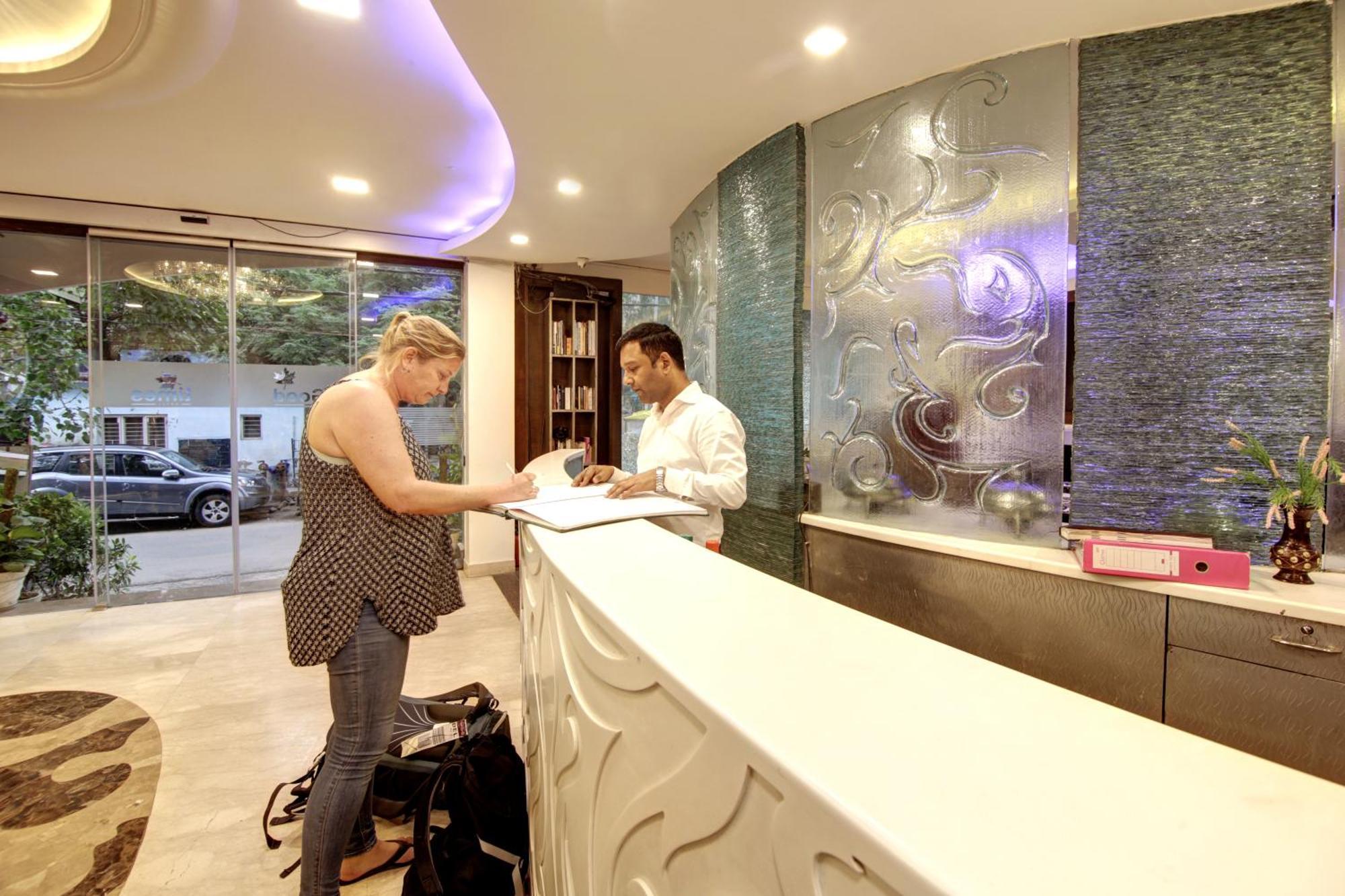 Good Times Near Ganga Ram Hospital And Karol Bagh Metro Hotel 3*