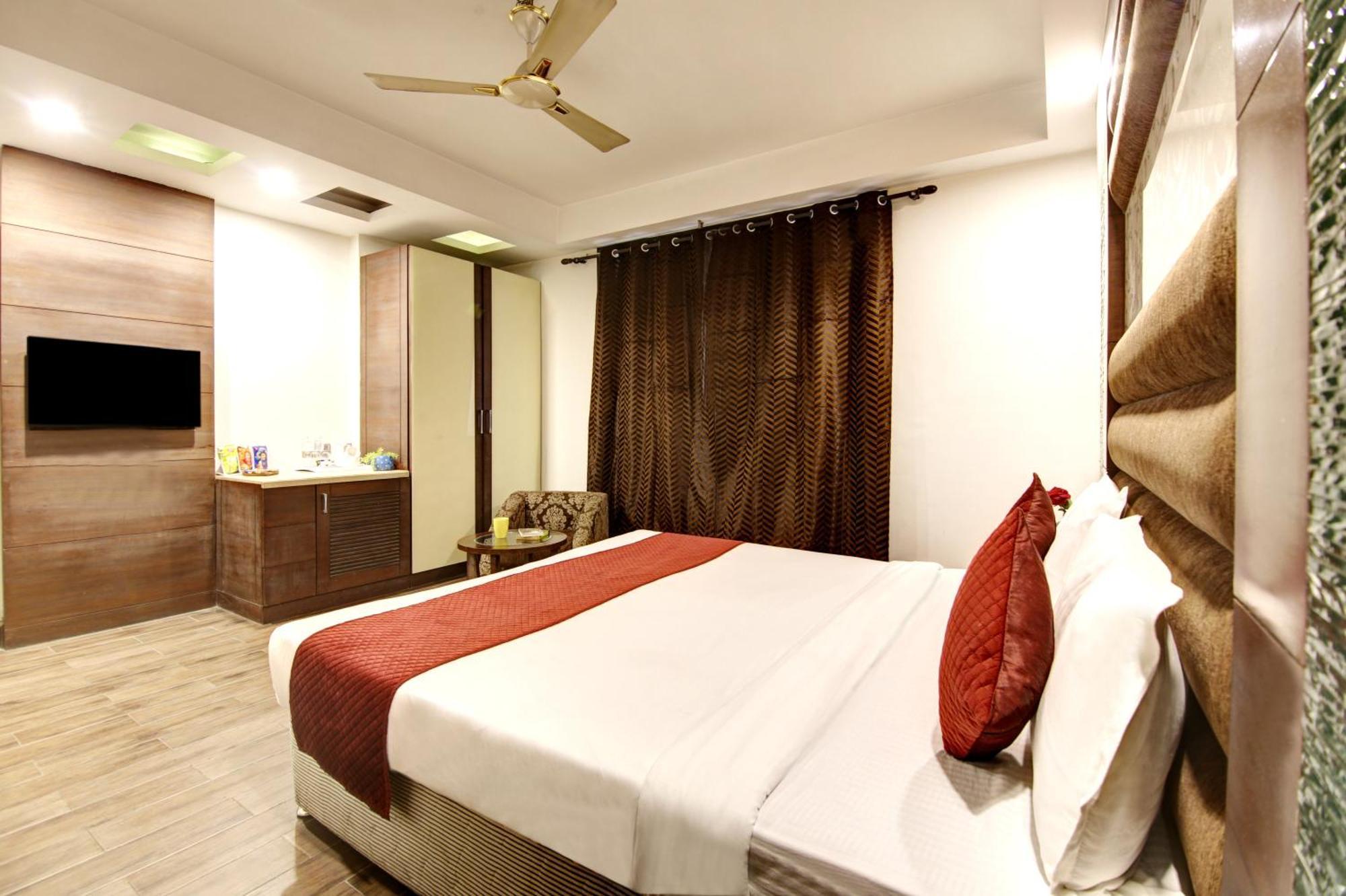 Good Times Near Ganga Ram Hospital And Karol Bagh Metro Hotel Delhi (National Capital Territory of India)