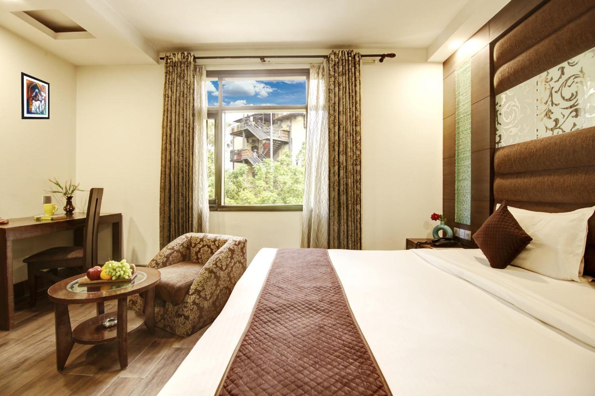 Good Times Near Ganga Ram Hospital And Karol Bagh Metro Hotel