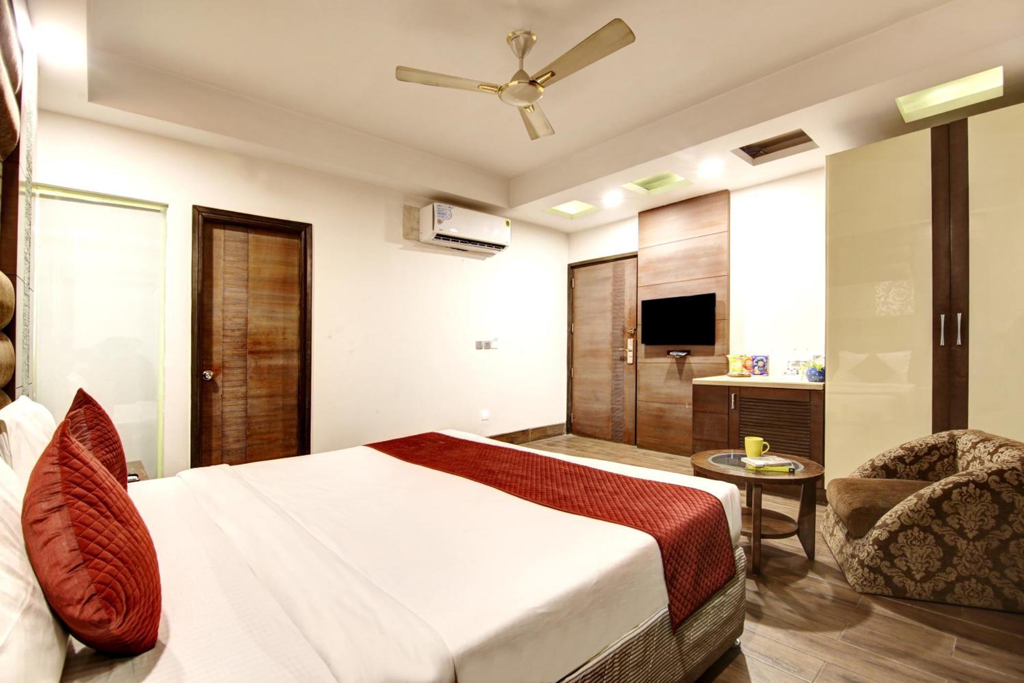 Hotel Good Times Near Ganga Ram Hospital And Karol Bagh Metro
