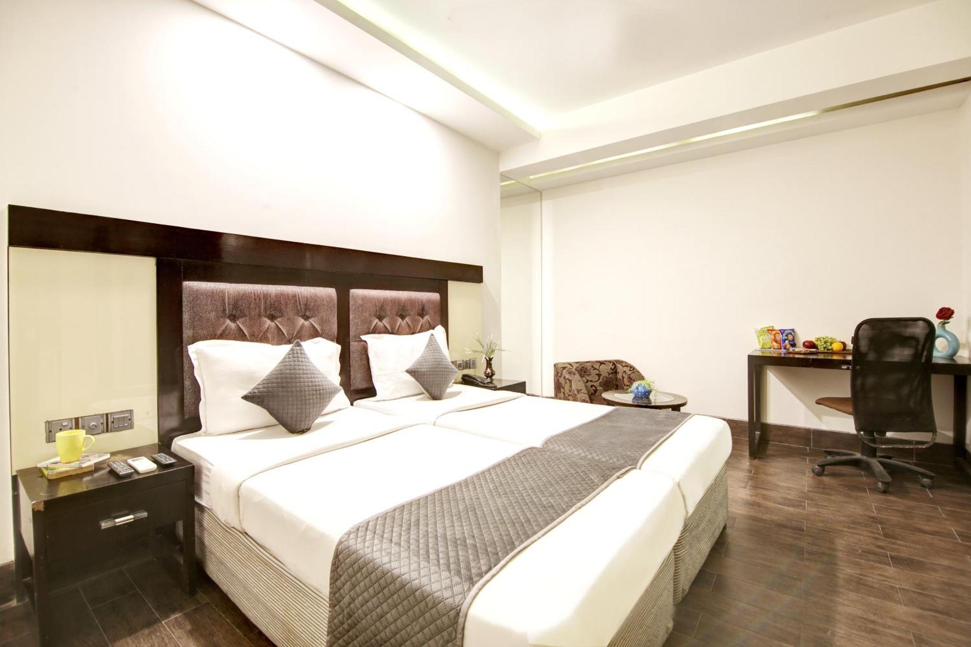 Good Times Near Ganga Ram Hospital And Karol Bagh Metro Hotel Delhi (National Capital Territory of India)