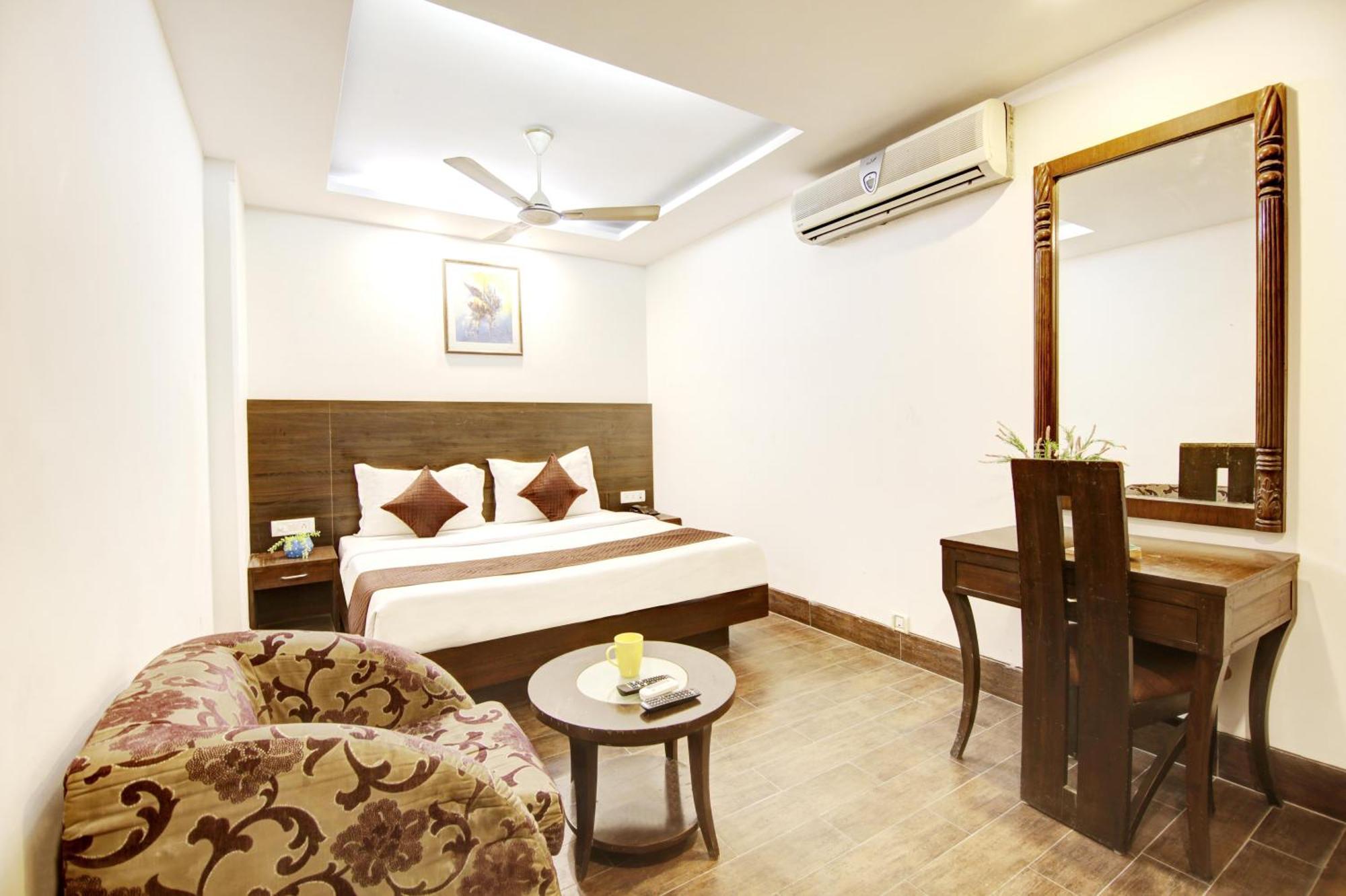 Good Times Near Ganga Ram Hospital And Karol Bagh Metro Hotel Delhi (National Capital Territory of India)