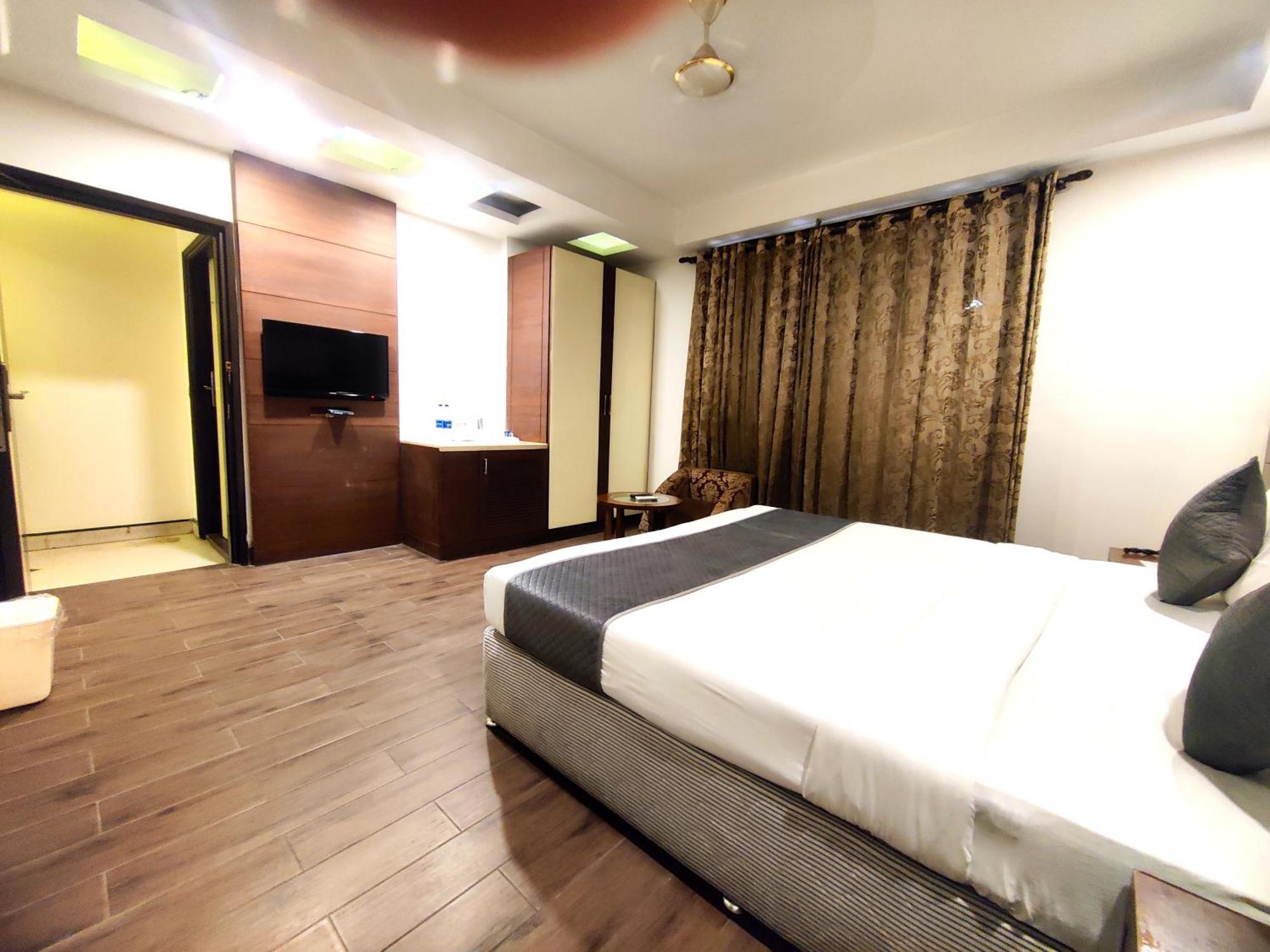 Hotel Good Times Near Ganga Ram Hospital And Karol Bagh Metro Delhi (National Capital Territory of India)